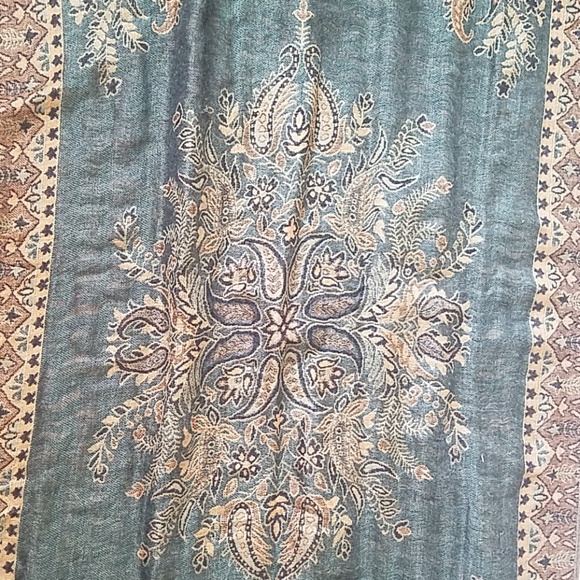 Pashmina Scarces, Green and Red - Picture 4 of 6